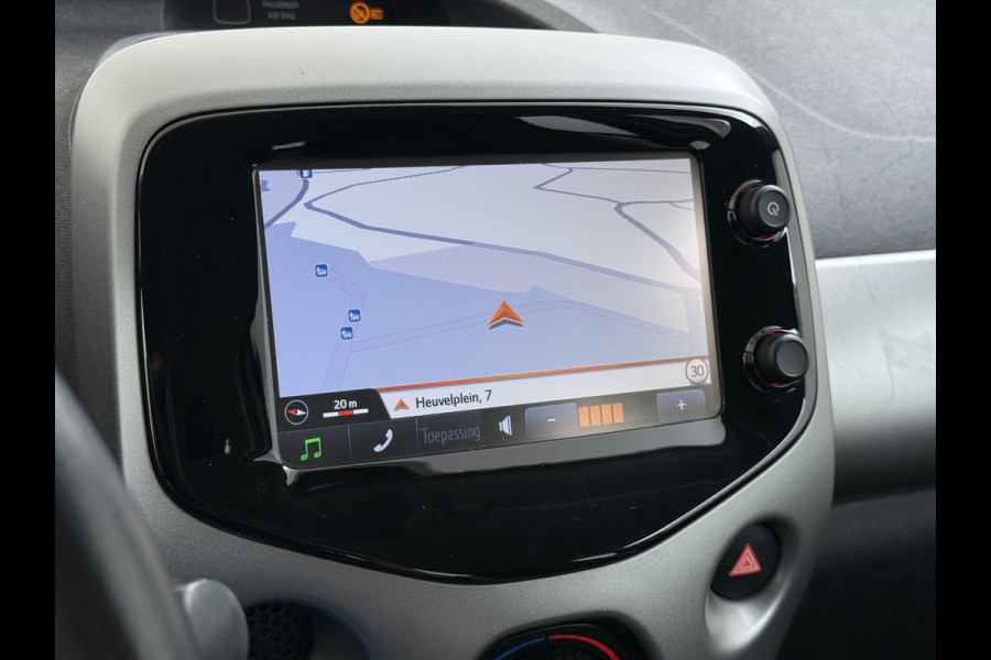 Toyota Aygo 1.0 VVT-i 70PK 5Drs Navi Camera Airco Cruise Control Bluetooth x-play Led Isofix Origineel Nederlandse Auto