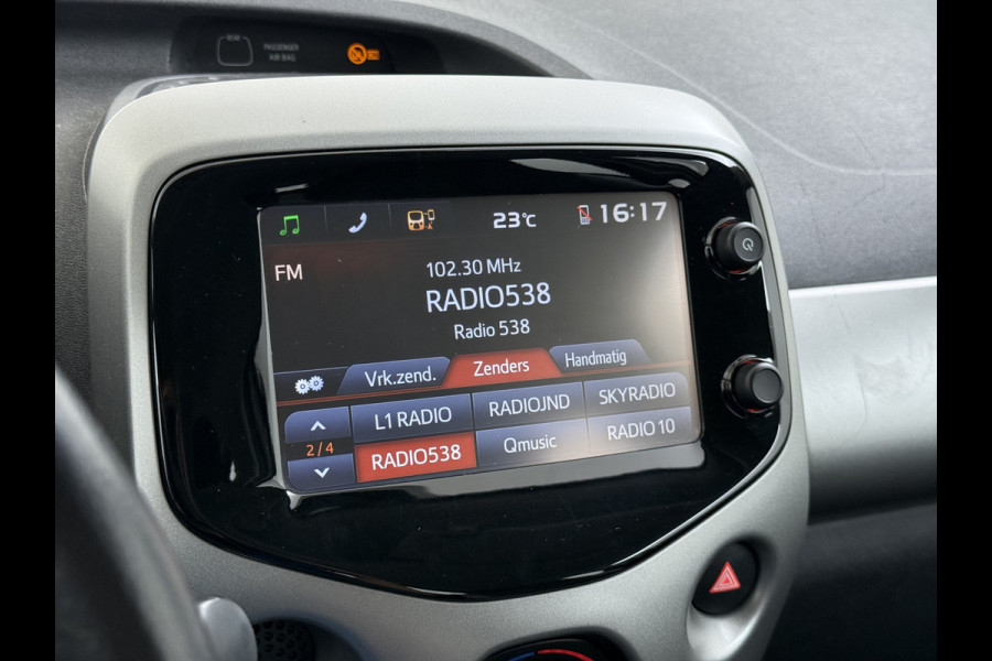 Toyota Aygo 1.0 VVT-i 70PK 5Drs Navi Camera Airco Cruise Control Bluetooth x-play Led Isofix Origineel Nederlandse Auto