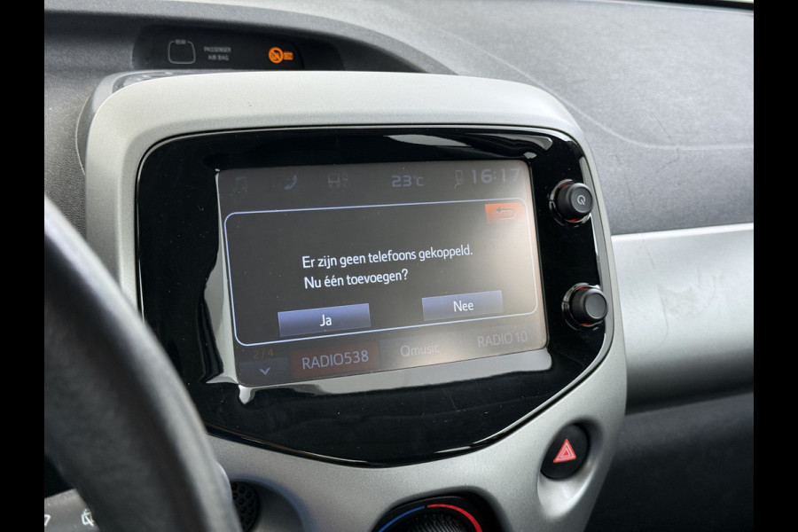 Toyota Aygo 1.0 VVT-i 70PK 5Drs Navi Camera Airco Cruise Control Bluetooth x-play Led Isofix Origineel Nederlandse Auto