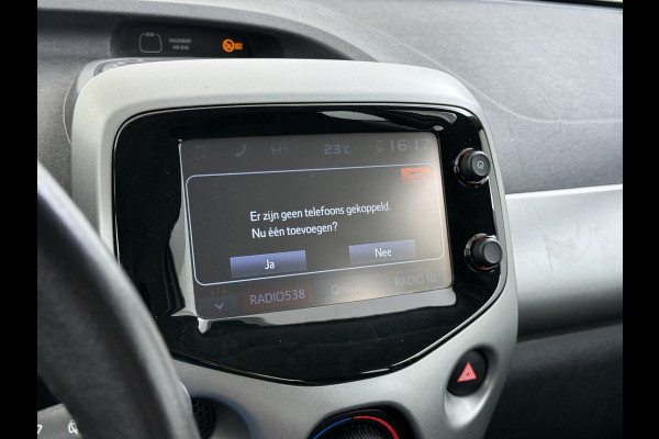 Toyota Aygo 1.0 VVT-i 70PK 5Drs Navi Camera Airco Cruise Control Bluetooth x-play Led Isofix Origineel Nederlandse Auto