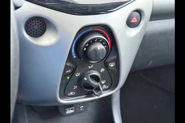 Toyota Aygo 1.0 VVT-i 70PK 5Drs Navi Camera Airco Cruise Control Bluetooth x-play Led Isofix Origineel Nederlandse Auto
