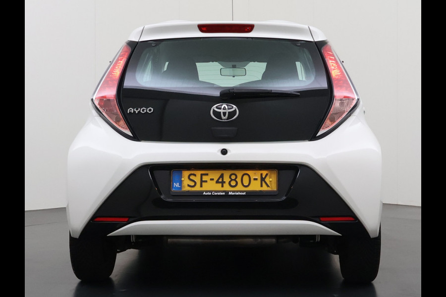 Toyota Aygo 1.0 VVT-i 70PK 5Drs Navi Camera Airco Cruise Control Bluetooth x-play Led Isofix Origineel Nederlandse Auto