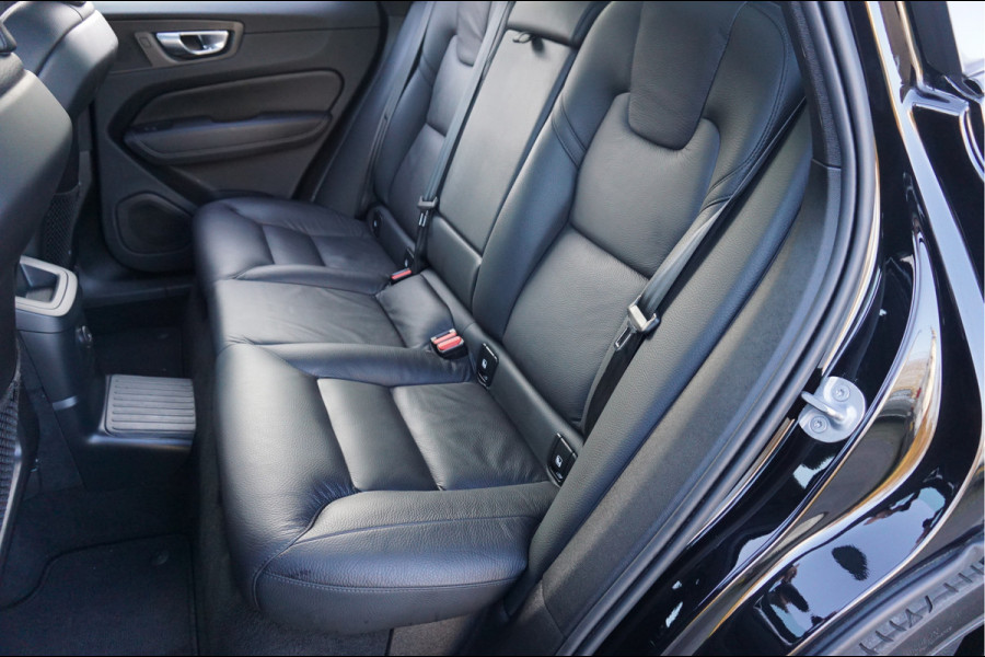 Volvo XC60 2.0 T6 Plug-in hybrid AWD Ultimate Dark Head-Up Long-Range 20"Velgen Schuifdak.
