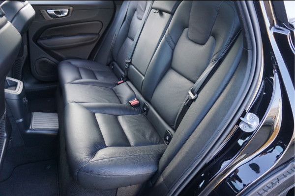 Volvo XC60 2.0 T6 Plug-in hybrid AWD Ultimate Dark Head-Up Long-Range 20"Velgen Schuifdak.