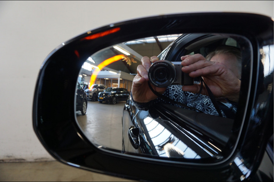 Volvo XC60 2.0 T6 Plug-in hybrid AWD Ultimate Dark Head-Up Long-Range 20"Velgen Schuifdak.