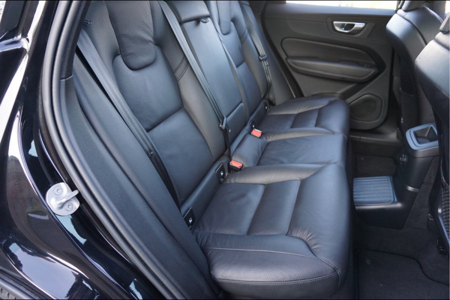 Volvo XC60 2.0 T6 Plug-in hybrid AWD Ultimate Dark Head-Up Long-Range 20"Velgen Schuifdak.