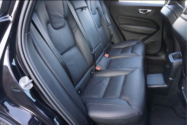 Volvo XC60 2.0 T6 Plug-in hybrid AWD Ultimate Dark Head-Up Long-Range 20"Velgen Schuifdak.