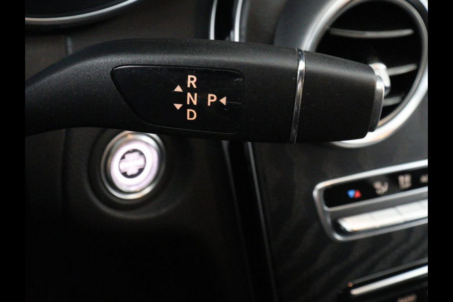 Mercedes-Benz C-Klasse Estate 300 de Business Solution Luxury Limited | SOH 79,7% | Matrix LED | Trekhaak | Adaptive cruise | Navigatie | Bluetooth | Carplay | Stoelverwarming | Camera | Burmerster Sound | Sfeerverlichting