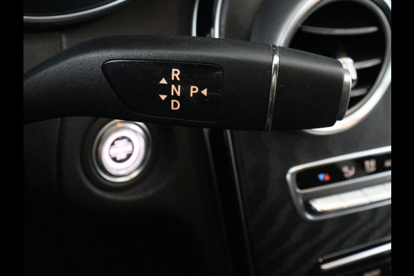 Mercedes-Benz C-Klasse Estate 300 de Business Solution Luxury Limited | SOH 79,7% | Matrix LED | Trekhaak | Adaptive cruise | Navigatie | Bluetooth | Carplay | Stoelverwarming | Camera | Burmerster Sound | Sfeerverlichting