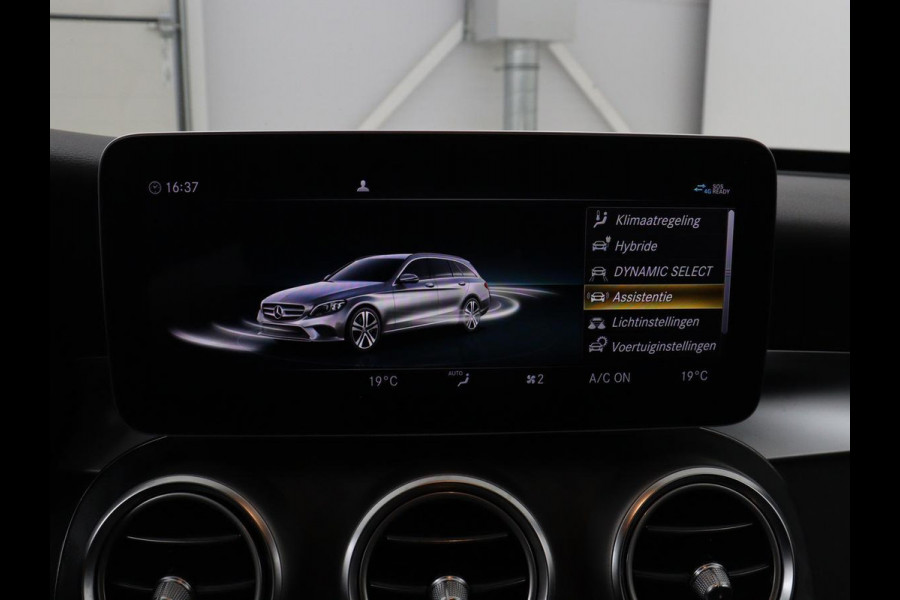 Mercedes-Benz C-Klasse Estate 300 de Business Solution Luxury Limited | SOH 79,7% | Matrix LED | Trekhaak | Adaptive cruise | Navigatie | Bluetooth | Carplay | Stoelverwarming | Camera | Burmerster Sound | Sfeerverlichting