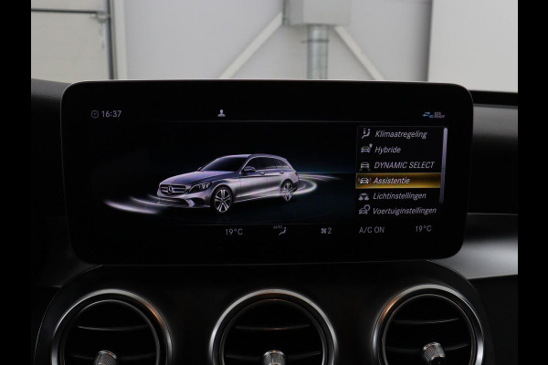 Mercedes-Benz C-Klasse Estate 300 de Business Solution Luxury Limited | SOH 79,7% | Matrix LED | Trekhaak | Adaptive cruise | Navigatie | Bluetooth | Carplay | Stoelverwarming | Camera | Burmerster Sound | Sfeerverlichting