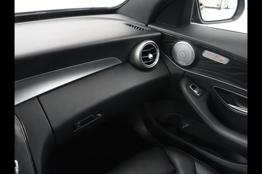 Mercedes-Benz C-Klasse Estate 300 de Business Solution Luxury Limited | SOH 79,7% | Matrix LED | Trekhaak | Adaptive cruise | Navigatie | Bluetooth | Carplay | Stoelverwarming | Camera | Burmerster Sound | Sfeerverlichting