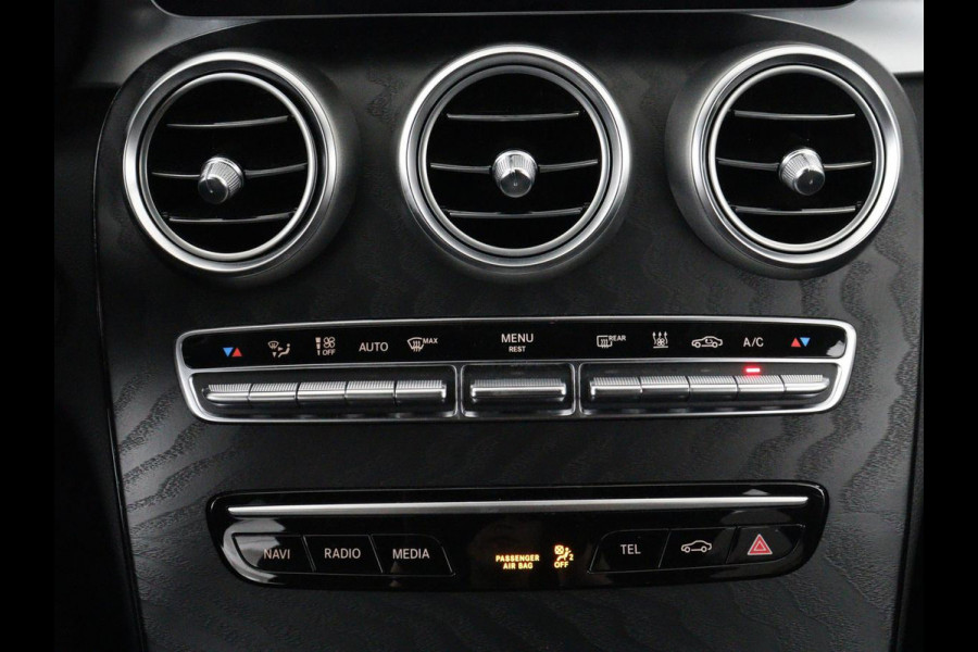 Mercedes-Benz C-Klasse Estate 300 de Business Solution Luxury Limited | SOH 79,7% | Matrix LED | Trekhaak | Adaptive cruise | Navigatie | Bluetooth | Carplay | Stoelverwarming | Camera | Burmerster Sound | Sfeerverlichting