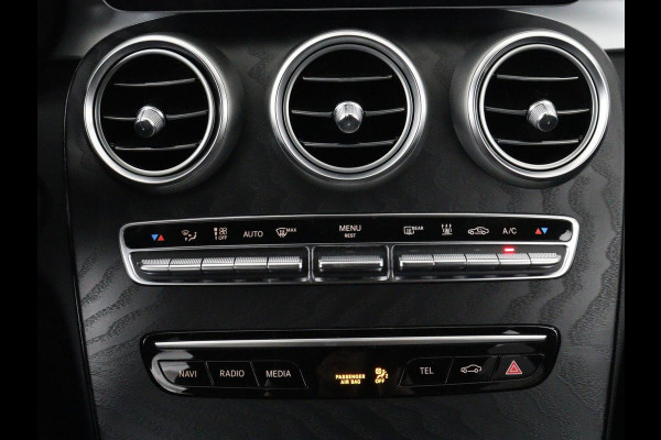 Mercedes-Benz C-Klasse Estate 300 de Business Solution Luxury Limited | SOH 79,7% | Matrix LED | Trekhaak | Adaptive cruise | Navigatie | Bluetooth | Carplay | Stoelverwarming | Camera | Burmerster Sound | Sfeerverlichting