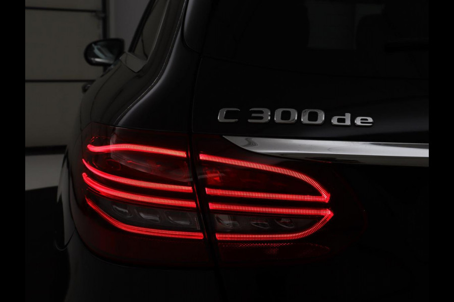 Mercedes-Benz C-Klasse Estate 300 de Business Solution Luxury Limited | SOH 79,7% | Matrix LED | Trekhaak | Adaptive cruise | Navigatie | Bluetooth | Carplay | Stoelverwarming | Camera | Burmerster Sound | Sfeerverlichting