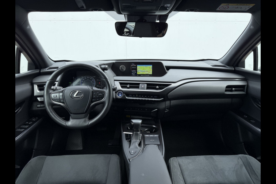 Lexus UX 250h Preference Line | ACC | CarPlay | Dodehoek | Keyless | 18 inch
