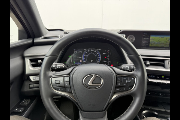 Lexus UX 250h Preference Line | ACC | CarPlay | Dodehoek | Keyless | 18 inch