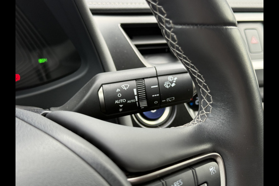 Lexus UX 250h Preference Line | ACC | CarPlay | Dodehoek | Keyless | 18 inch