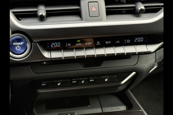 Lexus UX 250h Preference Line | ACC | CarPlay | Dodehoek | Keyless | 18 inch