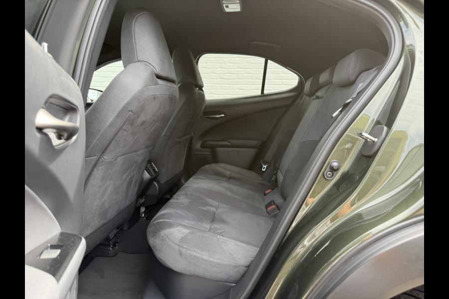 Lexus UX 250h Preference Line | ACC | CarPlay | Dodehoek | Keyless | 18 inch