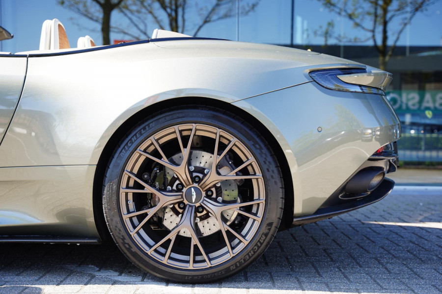 Aston Martin DB12 Volante 4.0 V8 NL AUTO / NEW SERVICE