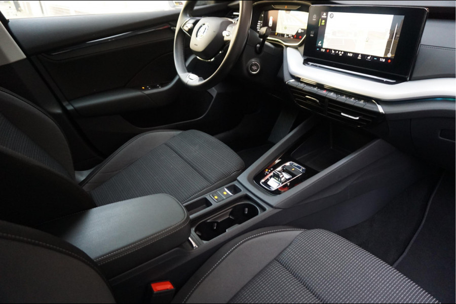 Škoda Octavia Combi 1.0 e-TSI Sport Business | Sfeerverlichting | Virtual cockpit | Cruise + Lane | Apple/ Android | BTW