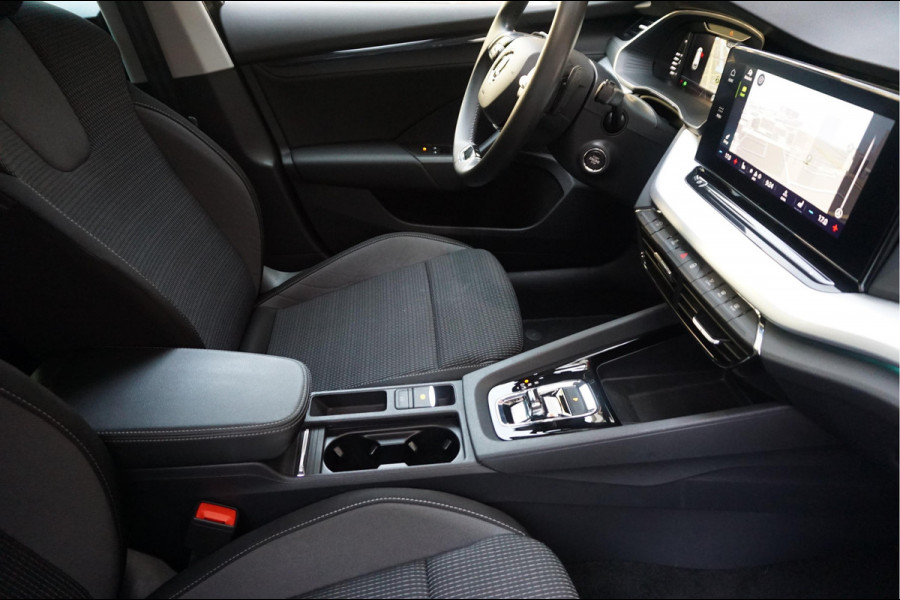 Škoda Octavia Combi 1.0 e-TSI Sport Business | Sfeerverlichting | Virtual cockpit | Cruise + Lane | Apple/ Android | BTW