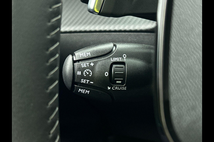 Peugeot 2008 1.2 PureTech 130pk Automaat Allure Navigatie Climate Control Dab Led Lichtmetalen Velgen Parkeer sensoren Cruise Control