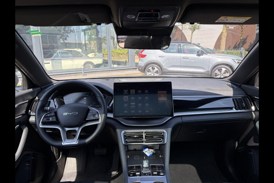 BYD SEAL U 1.5 DM-i FWD Comfort VAN: €35.900,- VOOR: €33.440,- UW WK VOORDEEL: 2.460,-! | ADAPT. CRUISE CONTROL | PANORAMA DAK | 360 GRADEN CAMERA | HEAD-UP DISPLAY | BYD GARANTIE