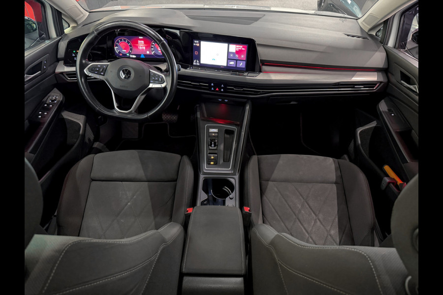 Volkswagen Golf 1.5 eTSI 1st Edition |GTI Pack|IQ-Light|Trekhaak|Massage|Panorama|Stuurverw.|Full opt.