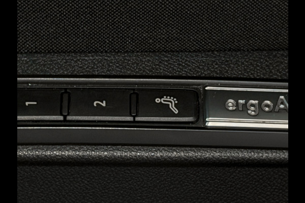 Volkswagen Golf 1.5 eTSI 1st Edition |GTI Pack|IQ-Light|Trekhaak|Massage|Panorama|Stuurverw.|Full opt.