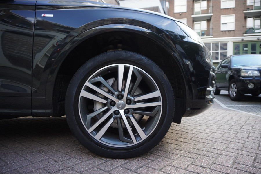 Audi Q5 55 TFSI e quattro Competition Aut7 | Trekhaak | B&O | S-line | Virtual Cockpit | Adaptive cruise | Sfeerverlichting |
