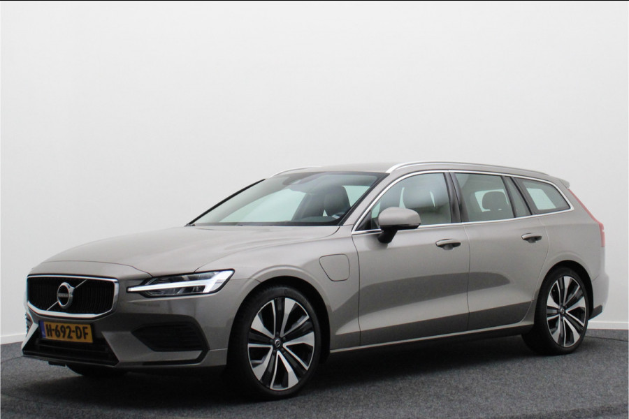Volvo V60 2.0 T6 Twin Engine AWD Momentum Pro Climate, Cruise, Navigatie, Apple Carplay, LED, Trekhaak, 19''