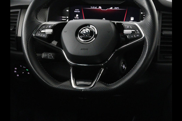 Škoda Kodiaq 1.5 TSI Sportline Business 7p. | Panoramadak | 360 Camera | Carplay | Trekhaak | Navigatie | Climate control | DAB+ | Adaptive cruise | Stoel & stuurwielverwarming | Side assist