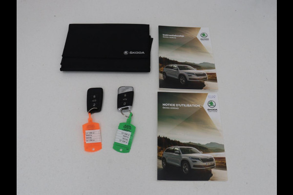 Škoda Kodiaq 1.5 TSI Sportline Business 7p. | Panoramadak | 360 Camera | Carplay | Trekhaak | Navigatie | Climate control | DAB+ | Adaptive cruise | Stoel & stuurwielverwarming | Side assist