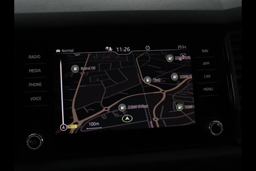 Škoda Kodiaq 1.5 TSI Sportline Business 7p. | Panoramadak | 360 Camera | Carplay | Trekhaak | Navigatie | Climate control | DAB+ | Adaptive cruise | Stoel & stuurwielverwarming | Side assist