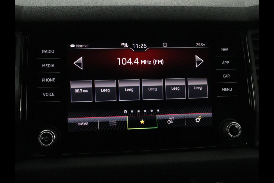 Škoda Kodiaq 1.5 TSI Sportline Business 7p. | Panoramadak | 360 Camera | Carplay | Trekhaak | Navigatie | Climate control | DAB+ | Adaptive cruise | Stoel & stuurwielverwarming | Side assist