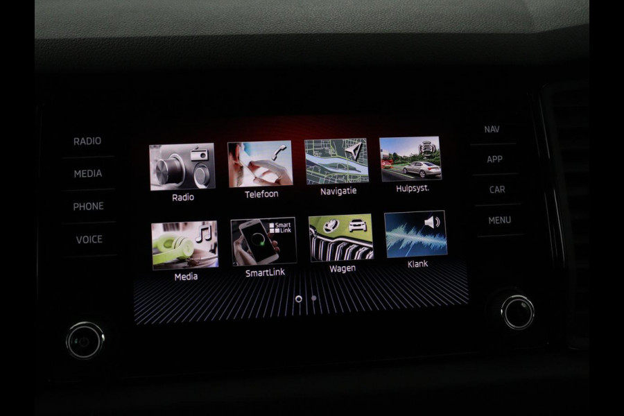 Škoda Kodiaq 1.5 TSI Sportline Business 7p. | Panoramadak | 360 Camera | Carplay | Trekhaak | Navigatie | Climate control | DAB+ | Adaptive cruise | Stoel & stuurwielverwarming | Side assist