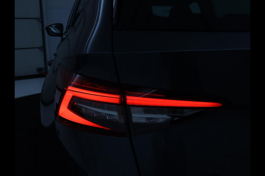 Škoda Kodiaq 1.5 TSI Sportline Business 7p. | Panoramadak | 360 Camera | Carplay | Trekhaak | Navigatie | Climate control | DAB+ | Adaptive cruise | Stoel & stuurwielverwarming | Side assist