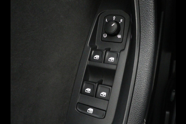 Škoda Kodiaq 1.5 TSI Sportline Business 7p. | Panoramadak | 360 Camera | Carplay | Trekhaak | Navigatie | Climate control | DAB+ | Adaptive cruise | Stoel & stuurwielverwarming | Side assist