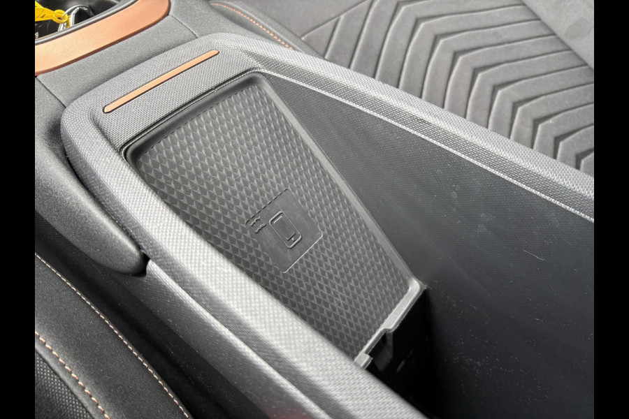 CUPRA Born Essential 62 kWh | 19 Inch | PDC V+A | Carplay | Stuurverwarming |
