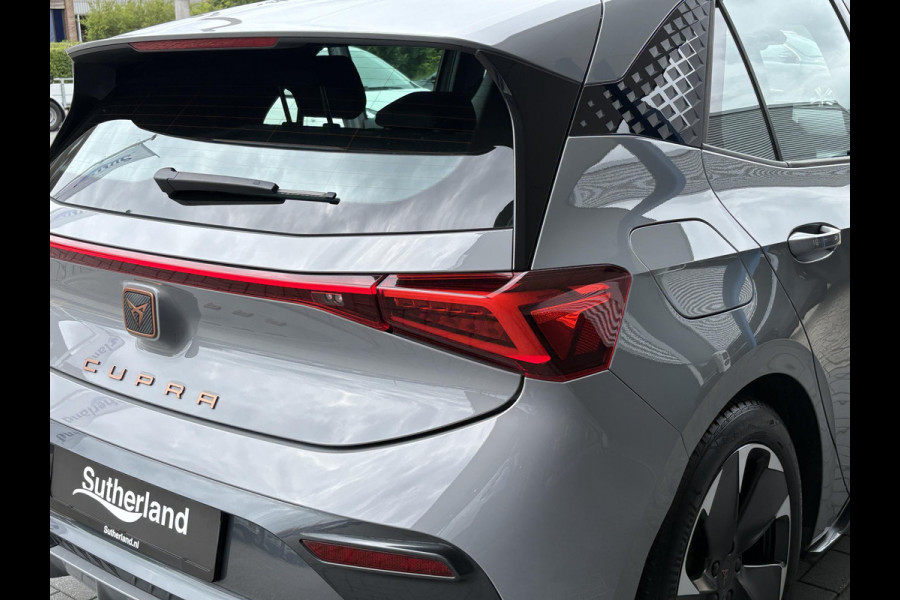 CUPRA Born Essential 62 kWh | 19 Inch | PDC V+A | Carplay | Stuurverwarming |