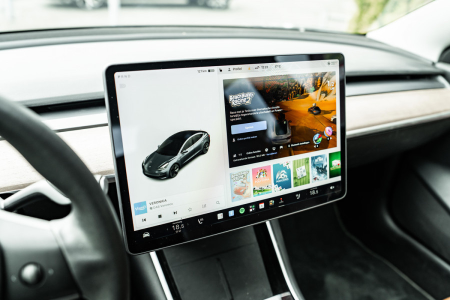 Tesla Model 3 Standard RWD Plus | Trekhaak | Tabacco Leder | SOH 93%