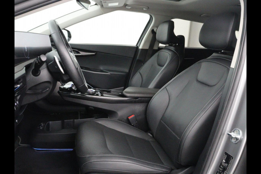 Kia Ev6 Plus Advanced 77.4 kWh | SOH 93,7% | Panoramadak | 360 camera | Stoel & stuurverwarming | Stoelkoeling | Adaptive cruise | Climate control | Navigatie | DAB+ | Bluetooth | Carplay | Sfeerverlichting | Keyless | Meridan surround | Side assist
