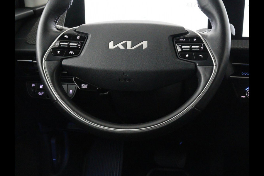 Kia Ev6 Plus Advanced 77.4 kWh | SOH 93,7% | Panoramadak | 360 camera | Stoel & stuurverwarming | Stoelkoeling | Adaptive cruise | Climate control | Navigatie | DAB+ | Bluetooth | Carplay | Sfeerverlichting | Keyless | Meridan surround | Side assist