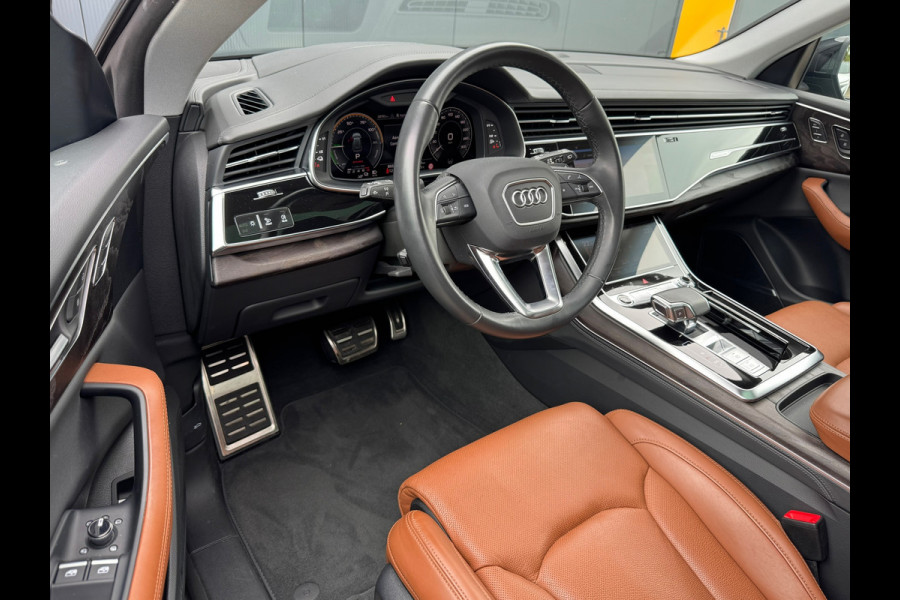 Audi Q8 55 TFSI quattro * S-line * Panoramadak * Dealer onderh. *