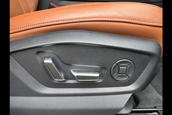 Audi Q8 55 TFSI quattro * S-line * Panoramadak * Dealer onderh. *