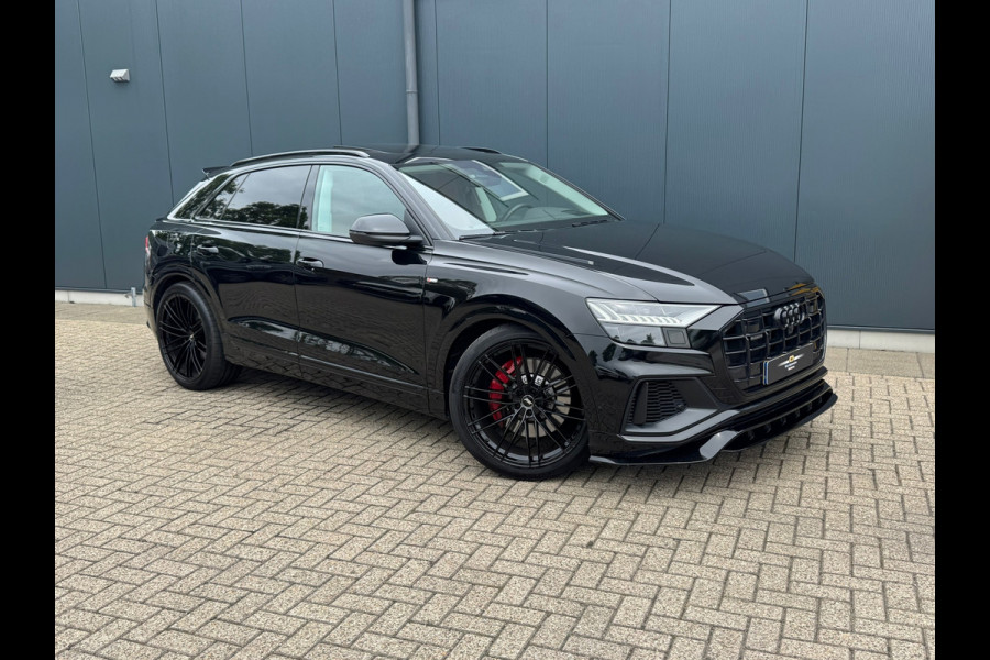 Audi Q8 55 TFSI quattro * S-line * Panoramadak * Dealer onderh. *