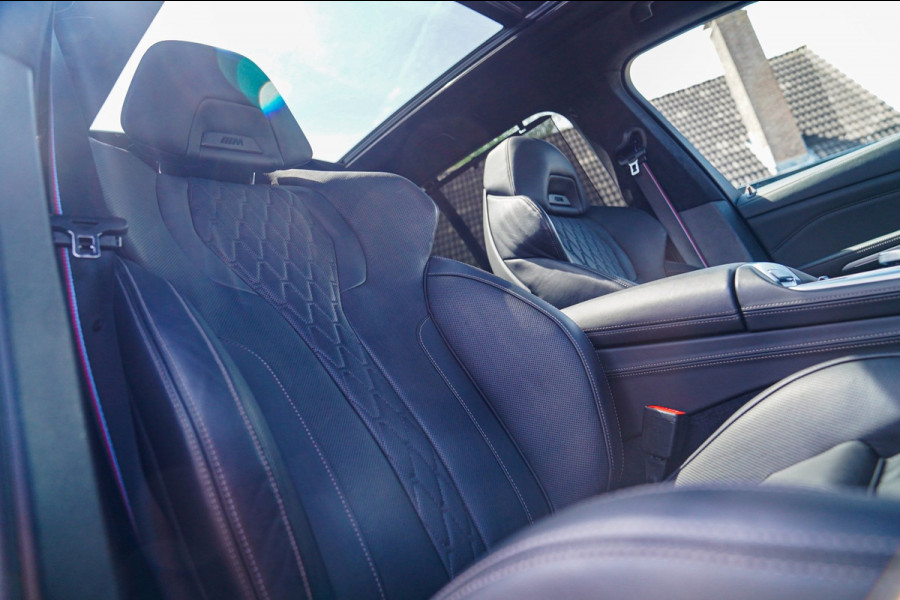BMW X5 XDrive50e High Executive | X5M Kuipstoelen | Driving assistant Prof | HuD | Dravit Grau | Luchtvering | Stoelverkoeling |