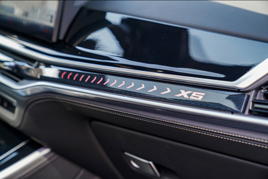 BMW X5 XDrive50e High Executive | X5M Kuipstoelen | Driving assistant Prof | HuD | Dravit Grau | Luchtvering | Stoelverkoeling |